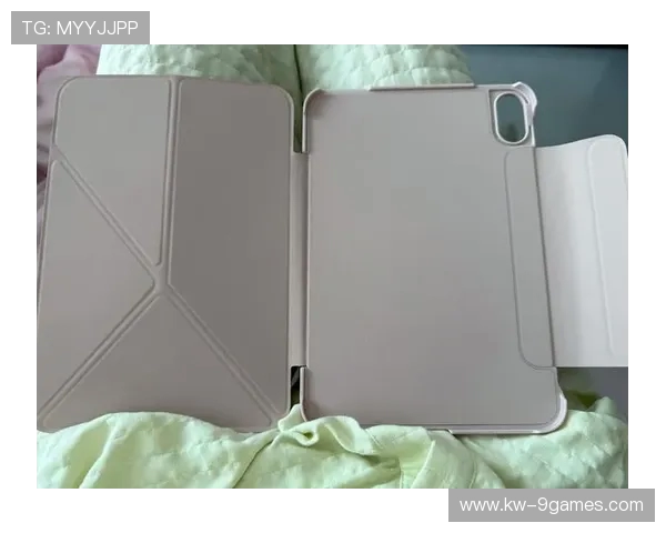 iPad 11平板专用游戏保护壳 防摔防滑轻便设计 提升游戏体验